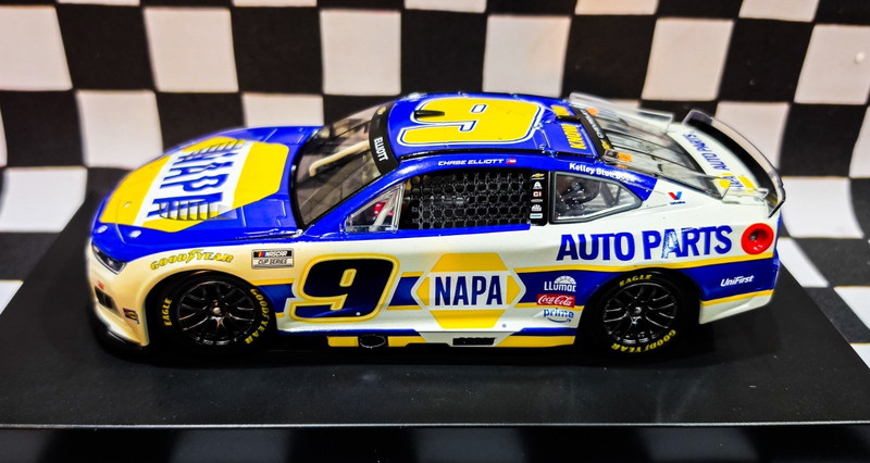 Lionel Racing Chase Elliott #9 NAPA 2026 Chevrolet Liquid Color 1:24 1 Of 48