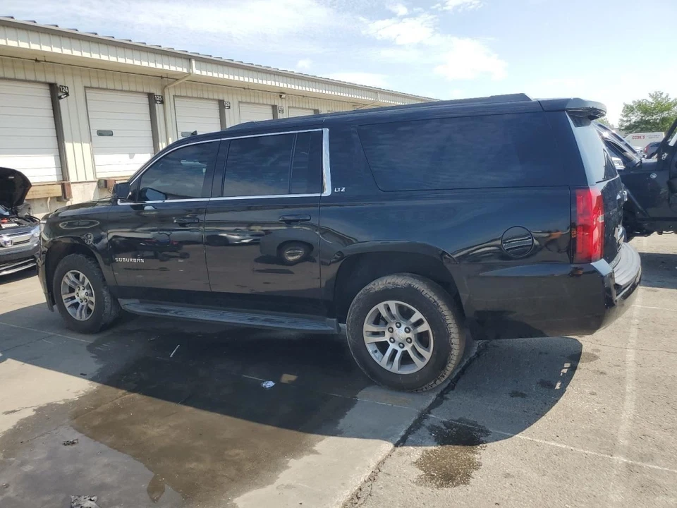 AC Condenser Fits 15-20 ESCALADE 5214633 - Imagem 2 de 4