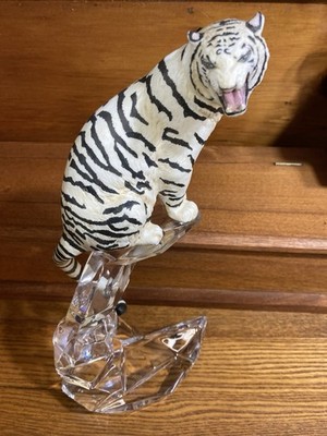 Franklin Mint Porcelain White Siberian Tiger Lead Crystal Base Cats Of The World