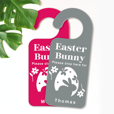 Osterhase Stop Here Schild - Ei & Blumen: Personalisierter Türhänger Ostern
