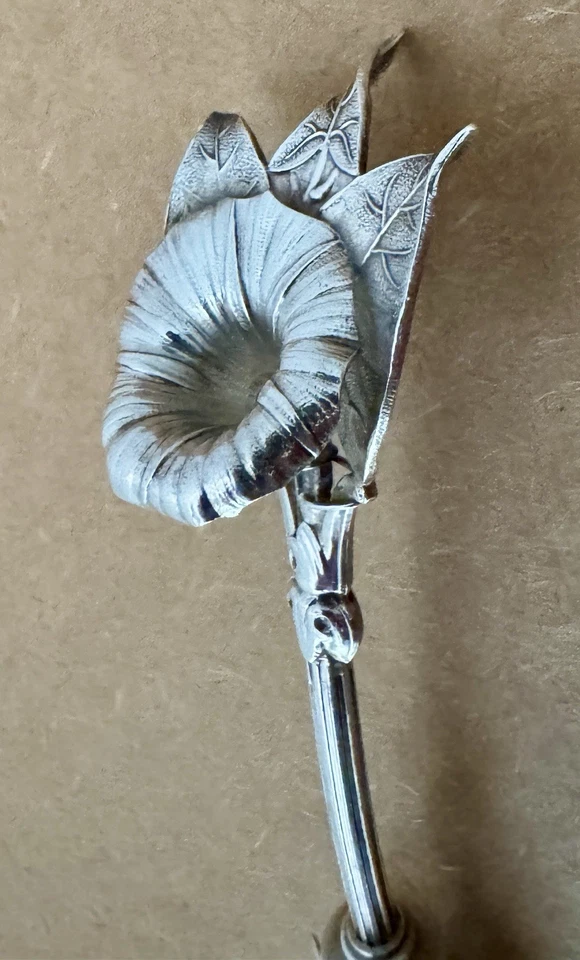 RARO CUCHILLO DE GELATINA O SERVIDOR DE PASTELES GORHAM FIGURATIVO 3-D MORNING GLORY 8 1/2” Foto 4 de 4