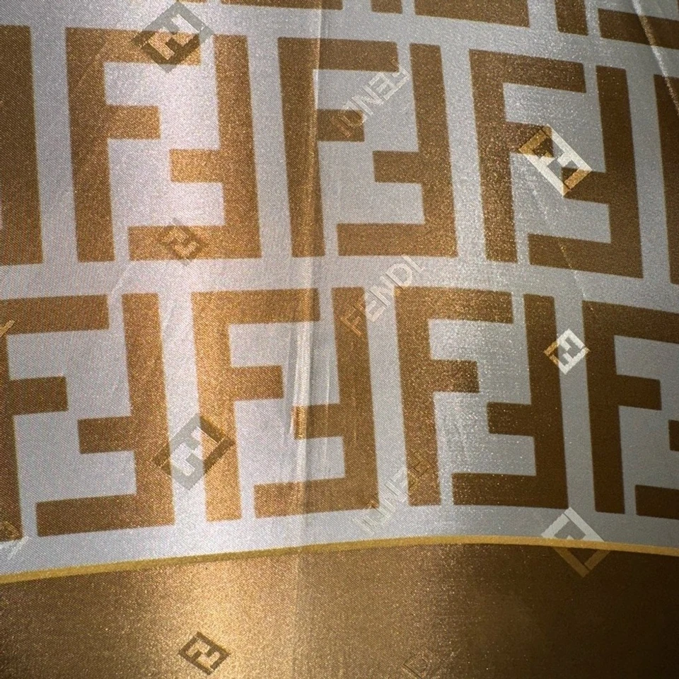 Auténtico Paraguas Grande Fendi Zucca Logo Multicolor Unisex Foto 2 de 4