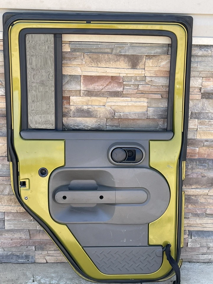 07-10 Jeep JKU Wrangler Driver Puerta Eléctrica Trasera Izquierda Rescate Verde PJR OEM CC Foto 2 de 4