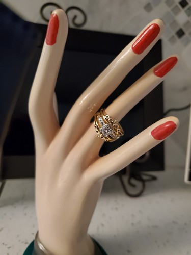 Lady's Wedding Rings