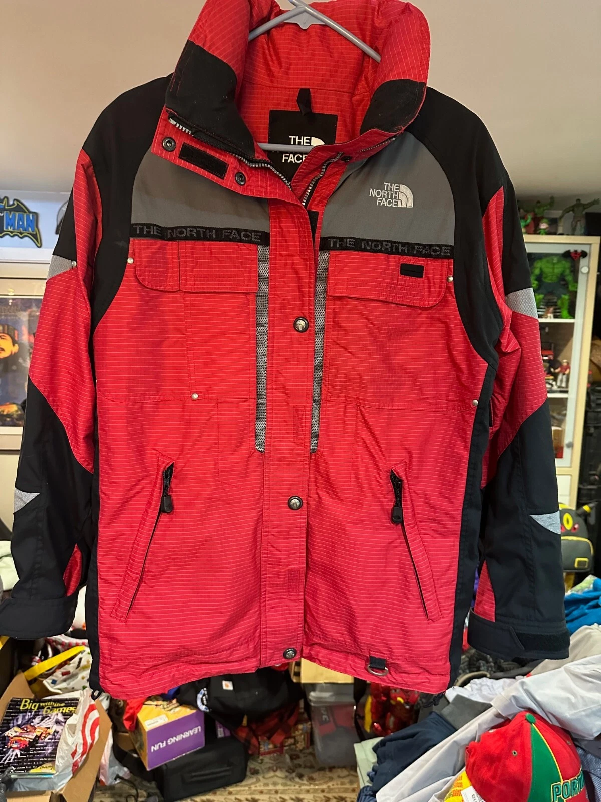 The North Face Woman's Vintage Extreme Gear Snow Ski Jacket Red / Black Grid