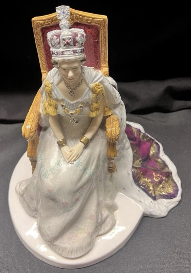 Royal Doulton Queen Elizabeth II Figurine Prototype Mint - Image 2 of 4