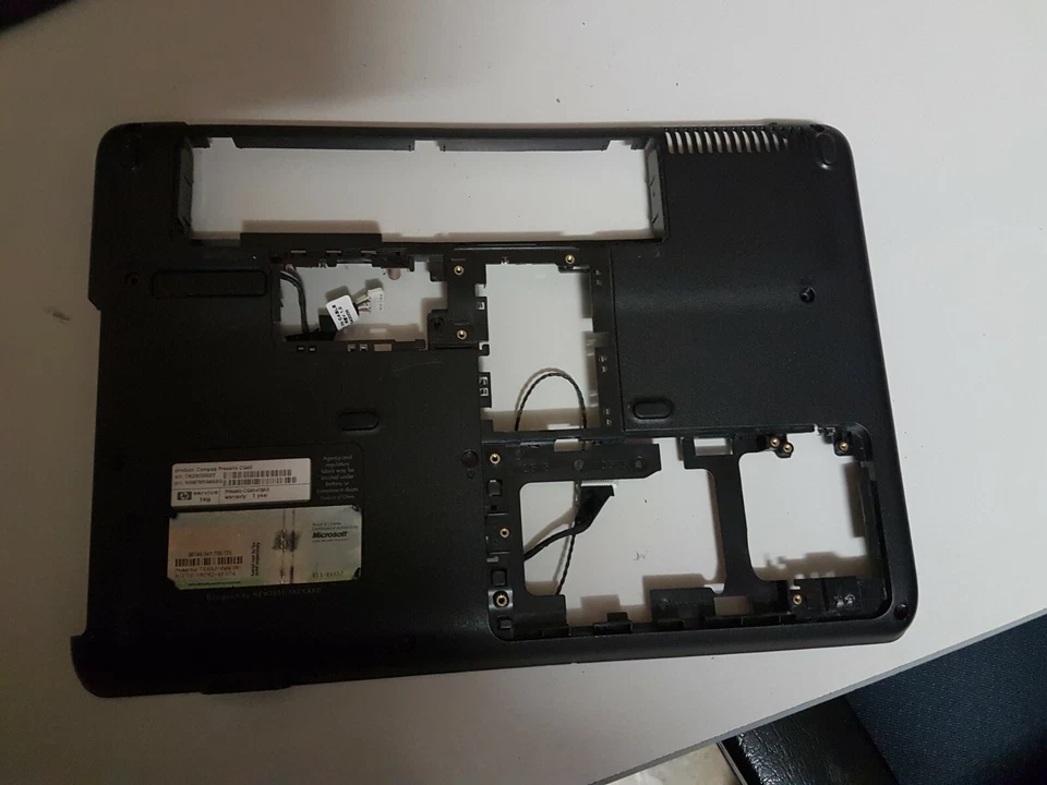 Compaq CQ40 Bottom housing - Image 2 of 2