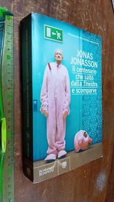 LIBRO: Il centenario che saltò dalla finestra e scomparve Jonasson  2011