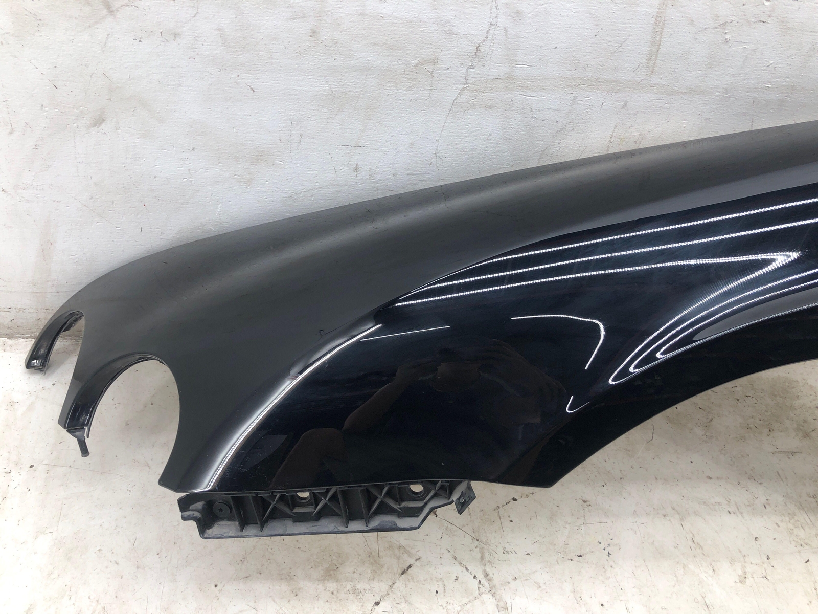 2009-2011 BENTLEY CONTINENTAL GTC SPEED FRONT LEFT FENDER BLACK L041 *SCUFFS*