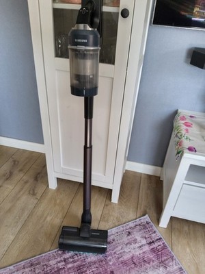 Akku Staubsauger mit Absaugstation Samsung Bespoke Jet VS20A95