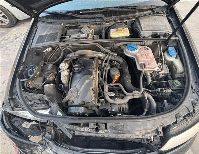 luz interior audi a4 1.9 tdi 2000-2004 2004 102143 Foto 3 de 4