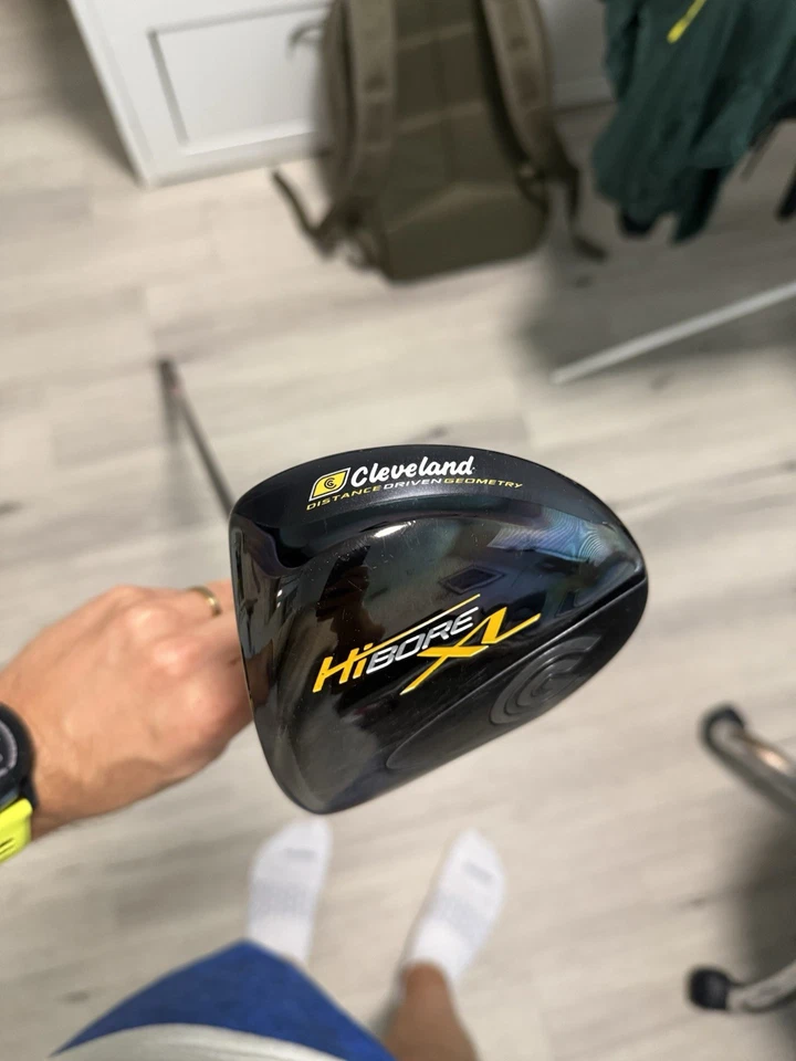 Left Hand Cleveland HiBore XL 10.5 Driver Fujikura R Flex Graphite Headcover - Image 2 of 4