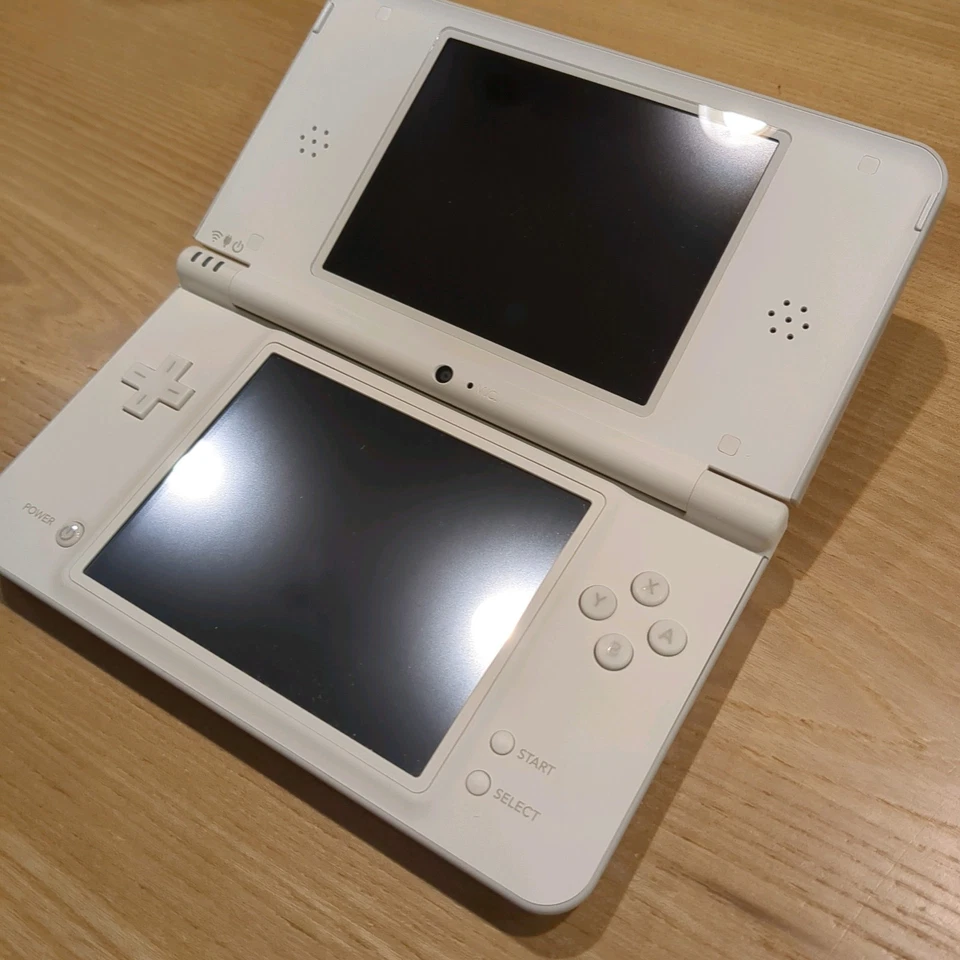 Nintendo DSi LL DS Natural White Console Japan Tested NTSC-J - Image 3 of 4