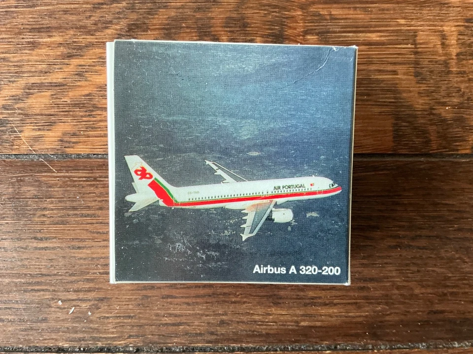 Schabak TAP Air Portugal Airbus A320-200 Diecast Model Plane 1:600 – New in Box - Image 2 of 4