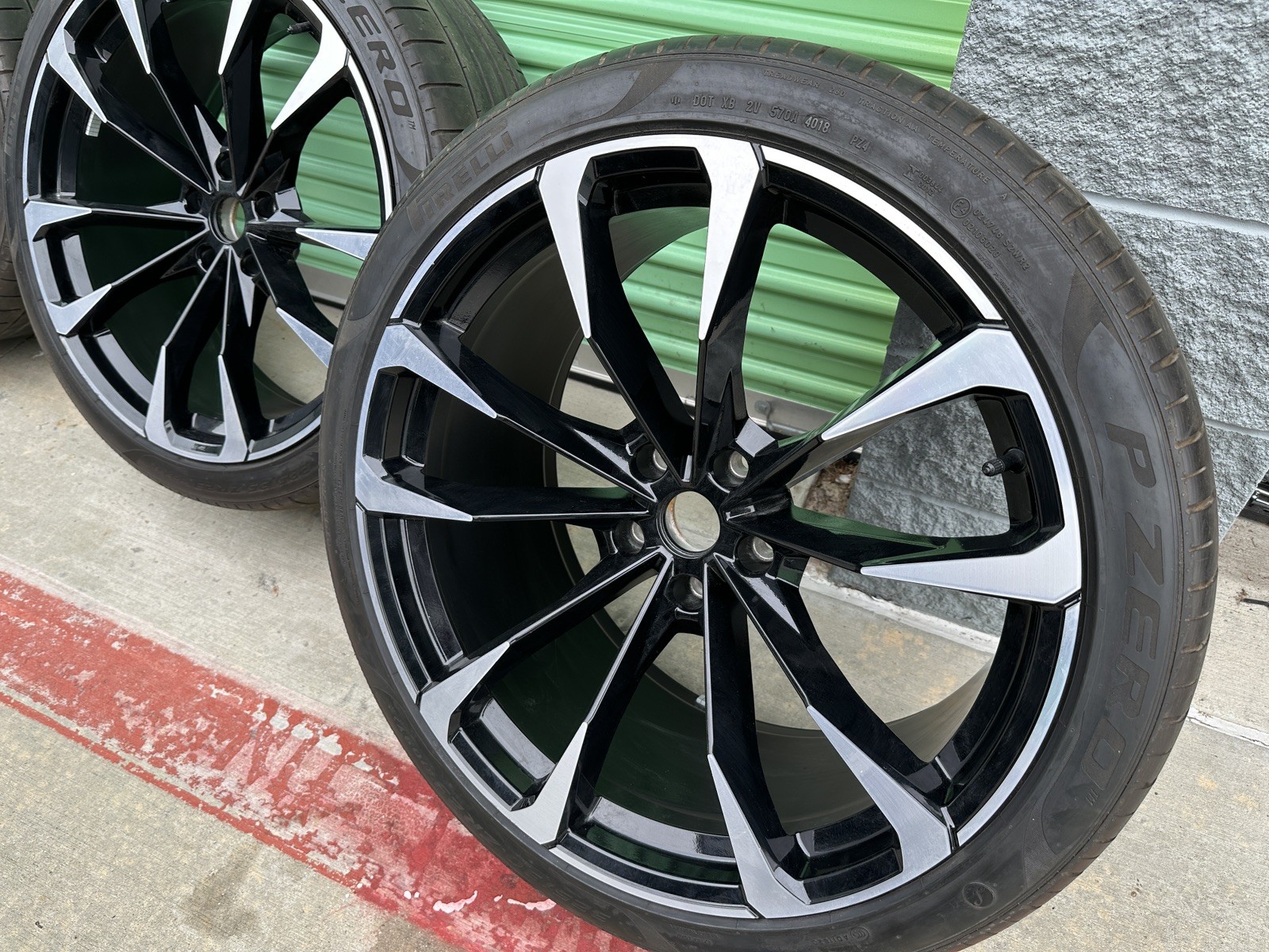 Lamborghini Urus Taigete 23” OEM Wheel & Tire Package – Factory Original