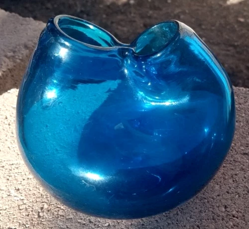 MCM Blenko Glass Blue Pinch Vase 3.25" T x 4" W x 3.5" D~Cute & Collectible