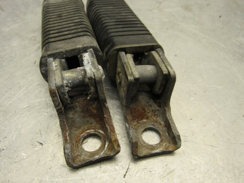 1984 Moto Guzzi V65 C apoio para os pés apoio para os pés GU39440700 - Imagem 3 de 4