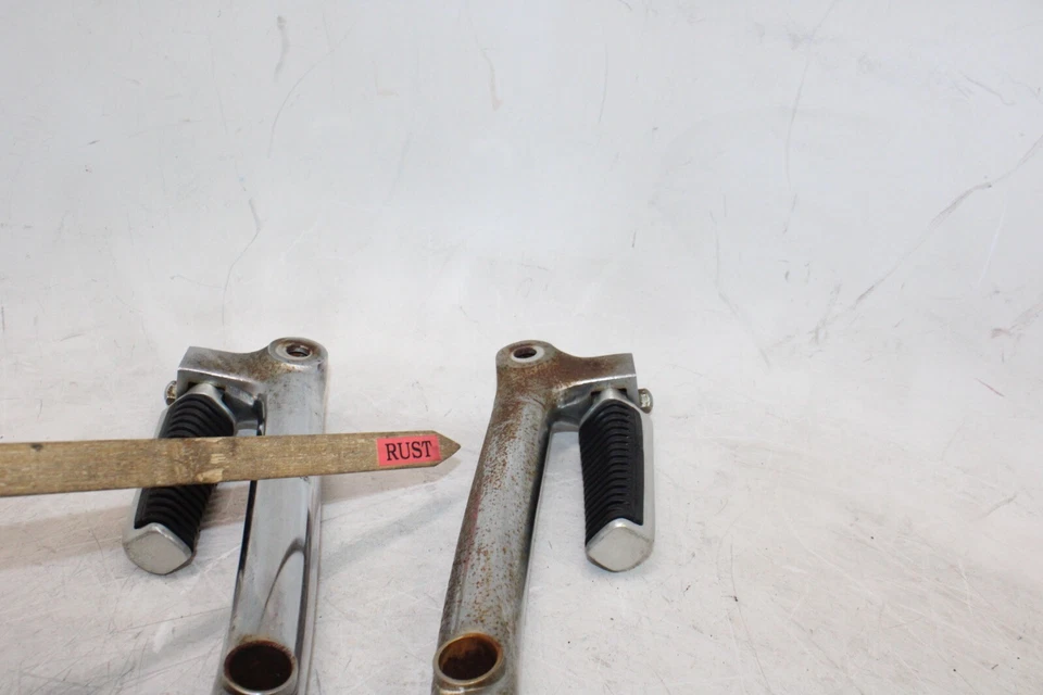 Suzuki Boulevard S50 vs800 2008 OEM pasajero trasero estribo Foto 3 de 4