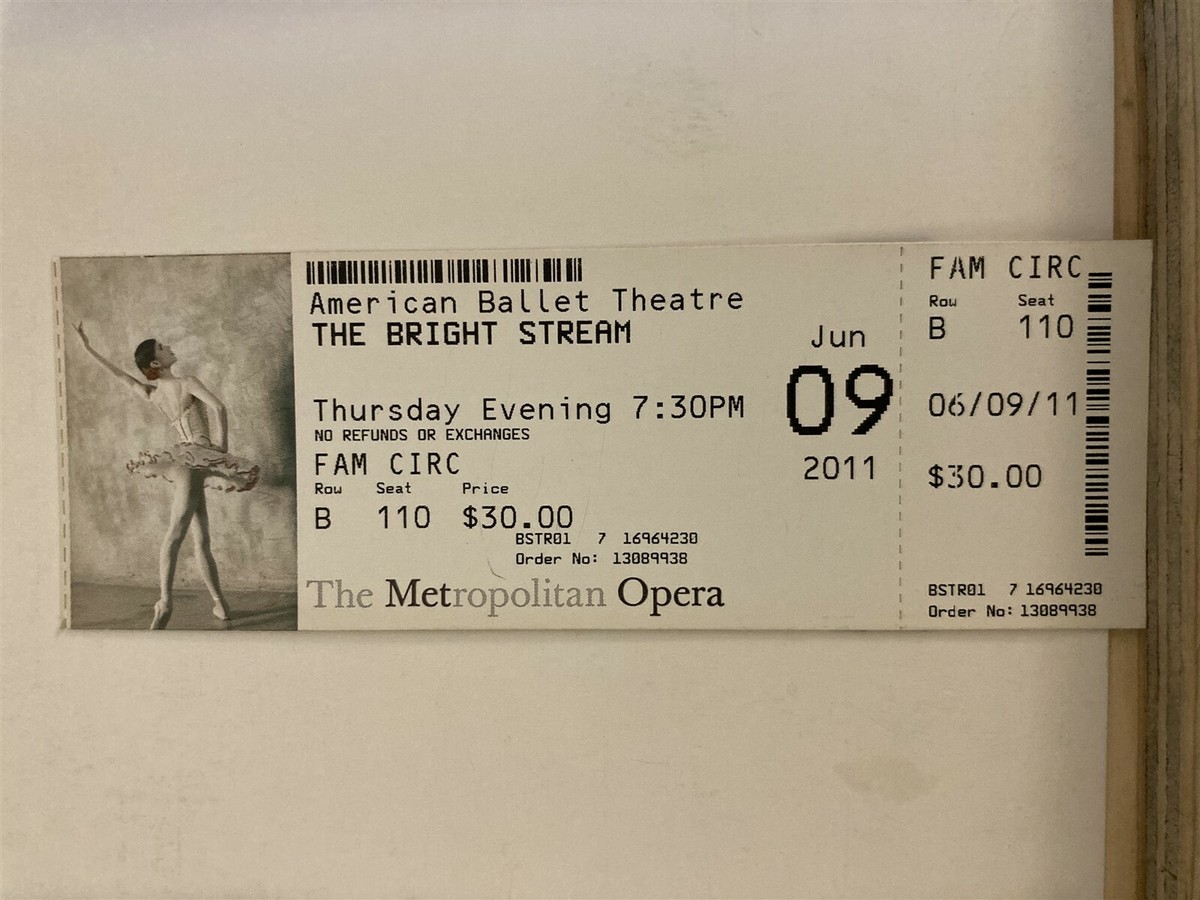 Stage Met Opera Week Concert Met Opera Weekly Streams 2011 The