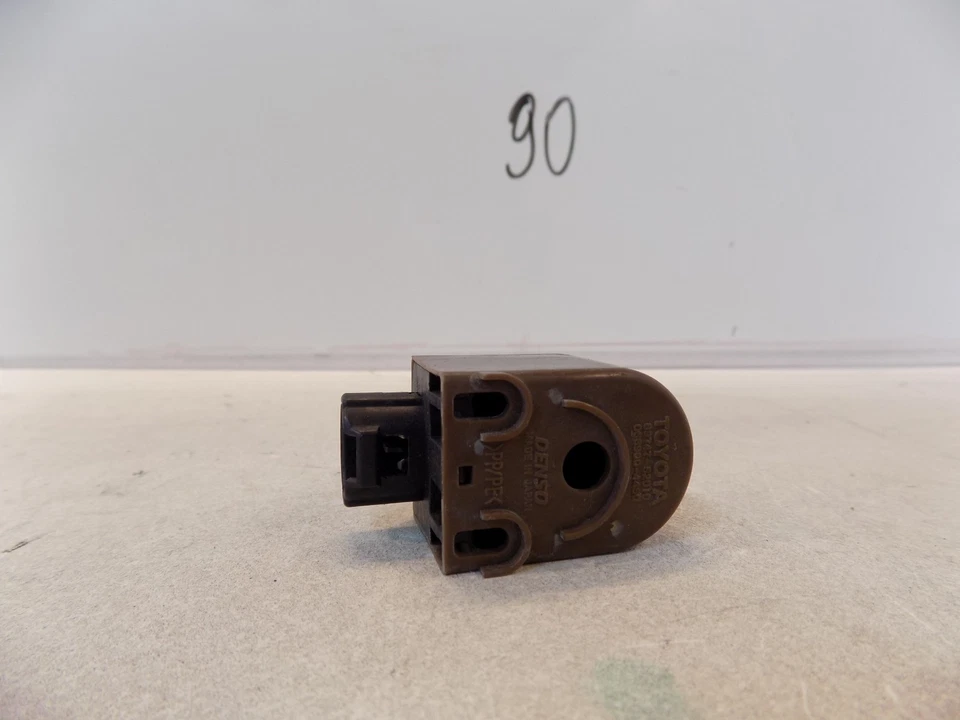 06-13 Módulo de control de zumbador de puerta inalámbrico Lexus IS250 OEM 89747-52010   Foto 2 de 3