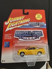 Johnny   WHITE LIGHTNING YELLOW '05 MUSTANG GT Muscle Cars 1:64 VHTF