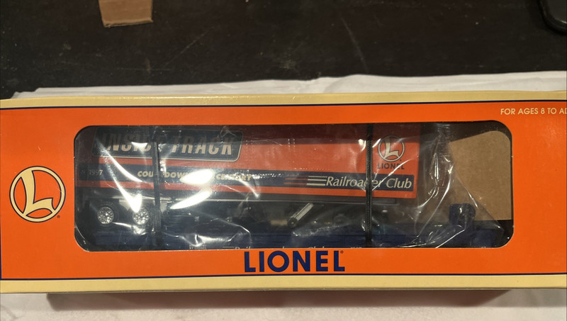 Lionel #6-19437 O Gauge 1997  LIONEL Rail Roader Club Flatcar w/Trailer