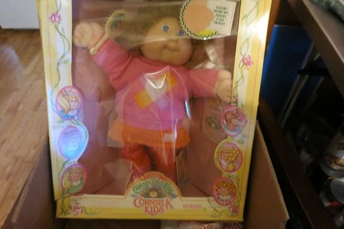 Cabbage Patch Kids Cornsilk  Designer Line "Iris"Blonde  Hair  Pink Outfit Brush