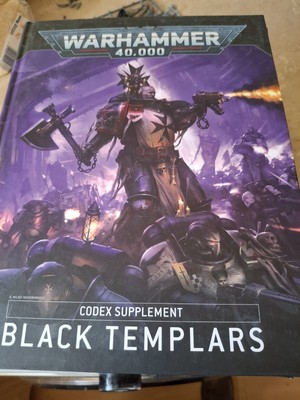 Warhammer 40K Codex Deathwatch Hardcover geöffnet