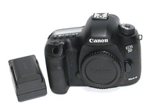 Canon EOS 5D Mark III Digital SLR Camera Body w/ battery charger  64GB SD card