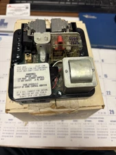 Honeywell RA890F 1254 Protectorelay Flame Safeguard Primary Boiler Control