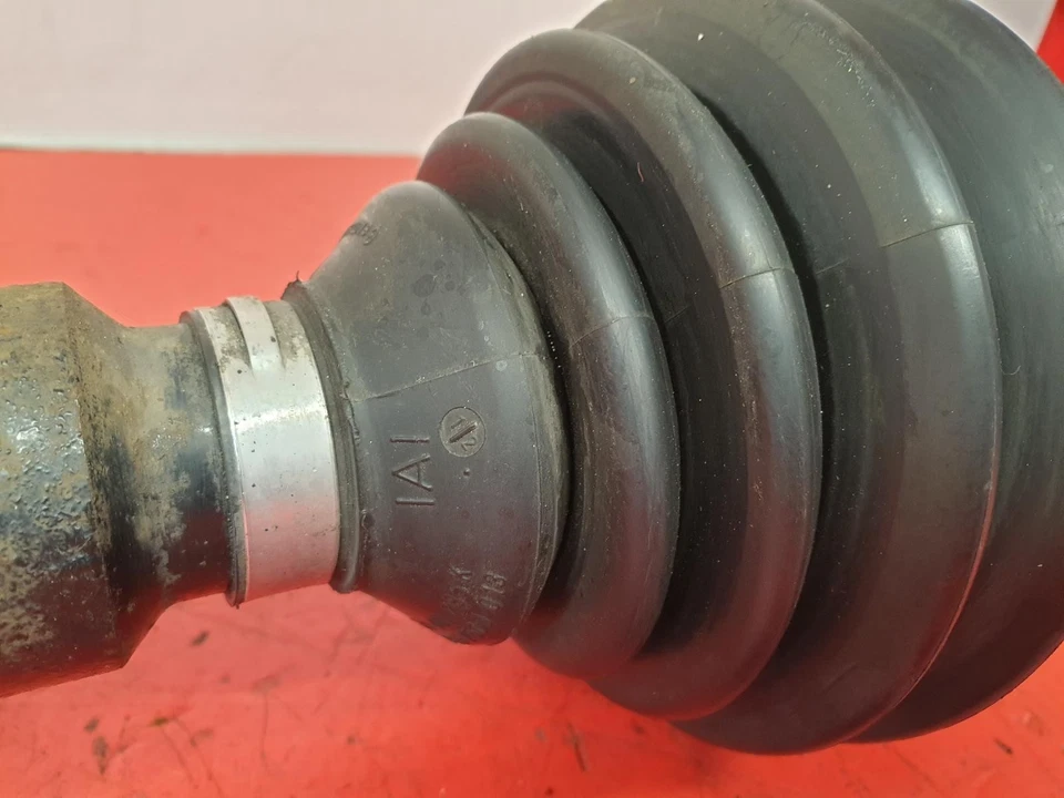 VOLKSWAGEN PASSAT CC EJE DE TRANSMISIÓN LADO DEL CONDUCTOR FUERA DE JUEGO 2013 2,0 L DIÉSEL MANUAL CFFB Foto 4 de 4