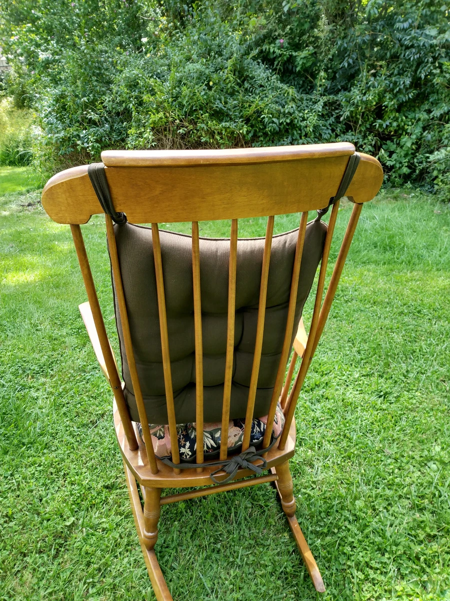 Curved back outlet rocking chair