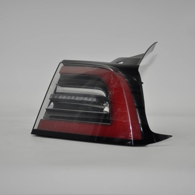 OEM-Rückleuchtenbaugruppe hinten rechts 1502087-00-D Tesla Model 3 2020