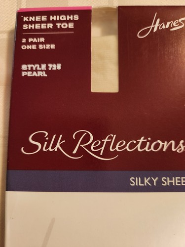 NEW Hanes Silk Reflections pantyhose size AB Silky Sheer + 2 Pks Knee Highs - Picture 8 of 11