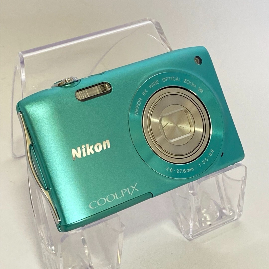 Beautiful used Nikon coolpix s3300 Nikon digital camera mint