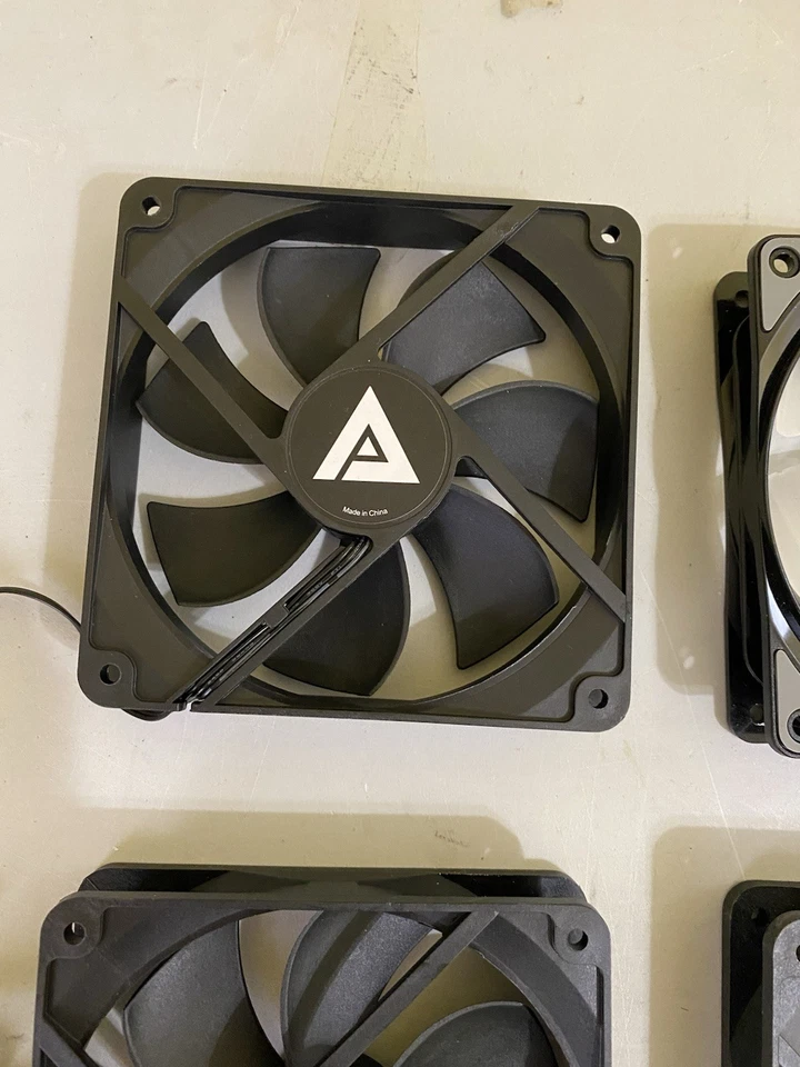 3 +1 Apevia CF1012S-BK Computer Case Fan Black 120mm 3 Pin 57 CFM Original Black - Image 4 of 4