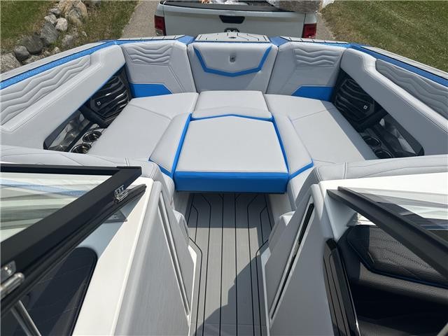 2025 Nautique G23  Masters Blue Metal Flake