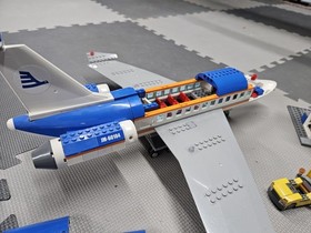 LEGO CITY: Airport Passenger Terminal ~ 60104 98% COMPLETE w/ manuals. Retired 