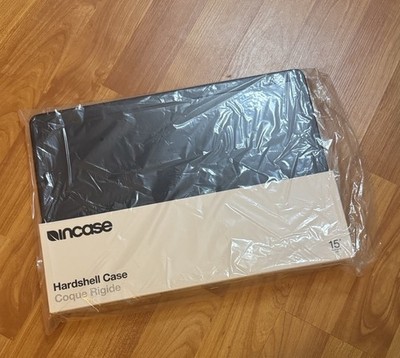 NEW Incase Hardshell 2pc Case for a 15-inch MacBook Pro