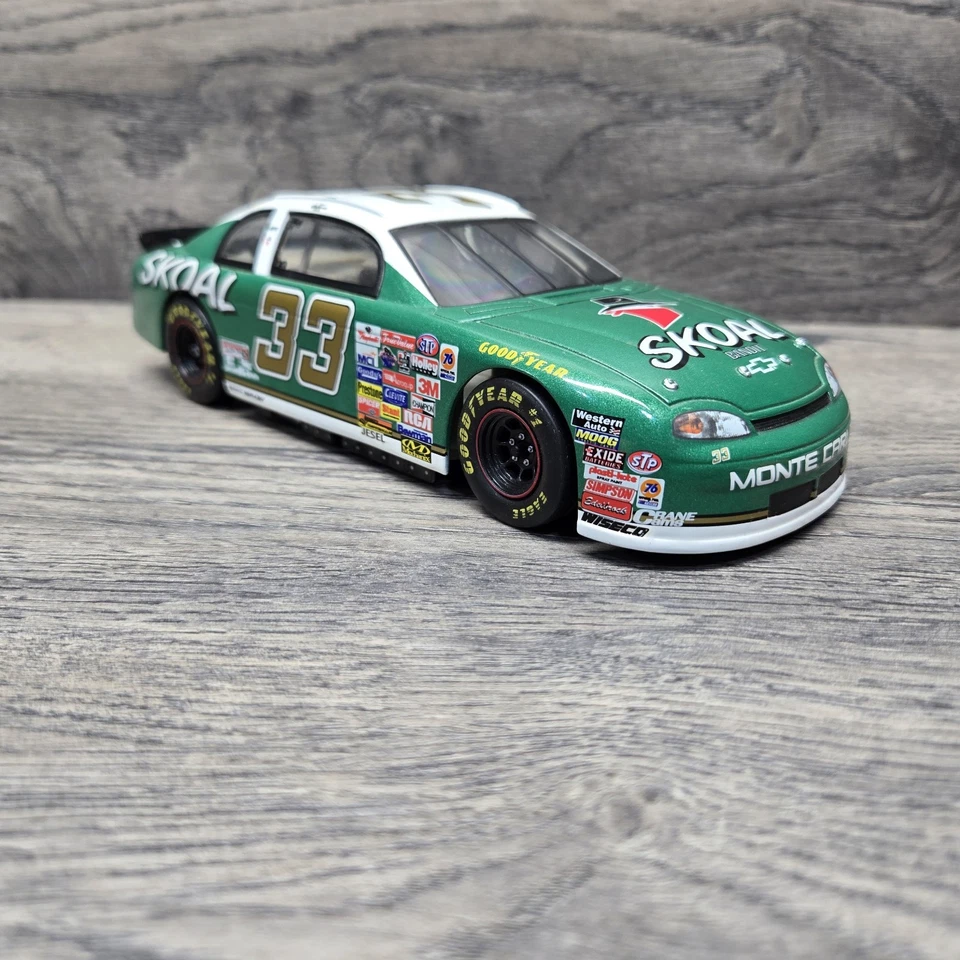 Revell Monogram 1997 1:43 Diecast Nascar Model Car #33 Skoal Bandit Ken Schrader - Image 4 of 4