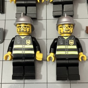 Lego City Firefighters Minifigure Lot of 4 Set #7944 D1 46