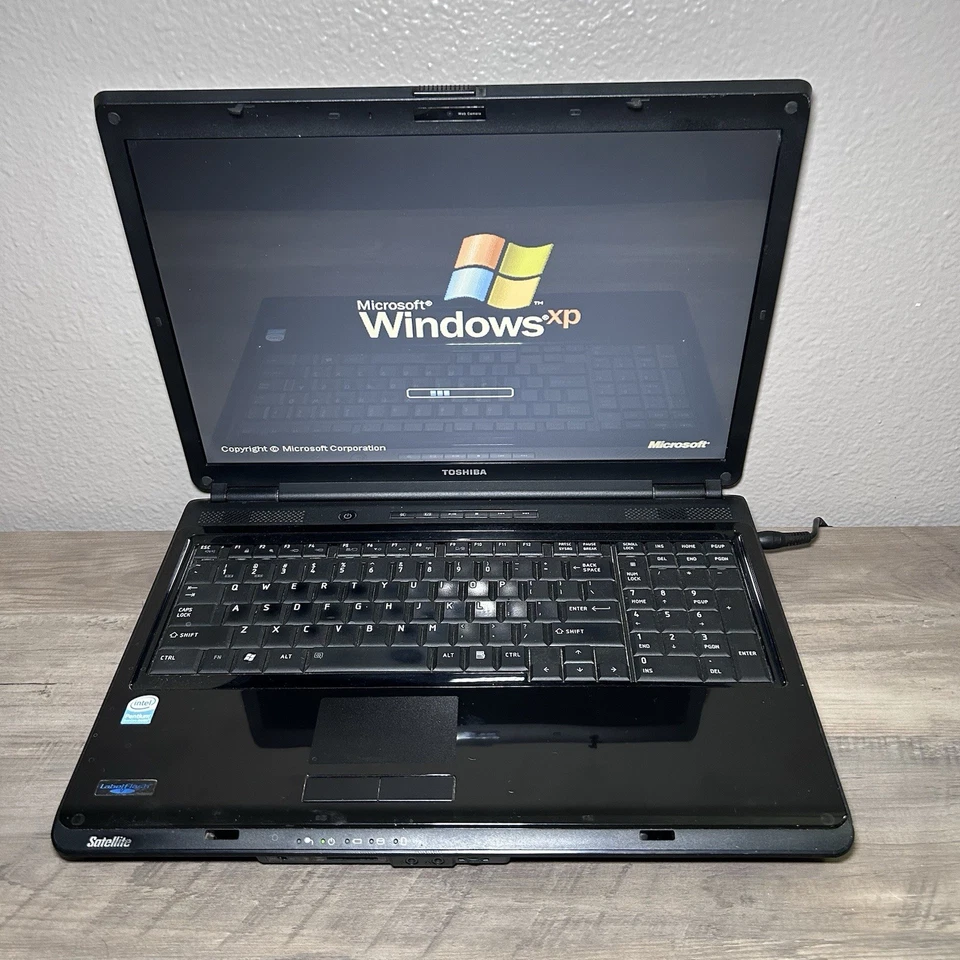 Toshiba Satellite L355 Laptop 17" Factory Windows XP Pro Complete Working Unit - Image 3 of 4