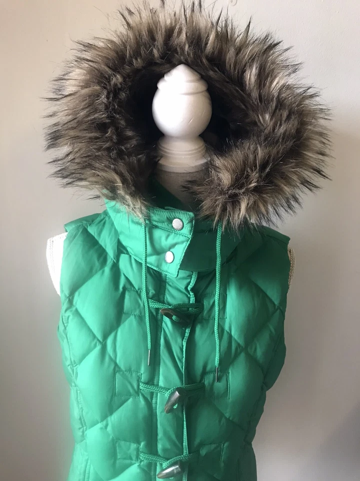 Chaqueta de plumón de invierno esmeralda Esprit para mujer talla forrada de piel con capucha talla 8 Foto 2 de 4