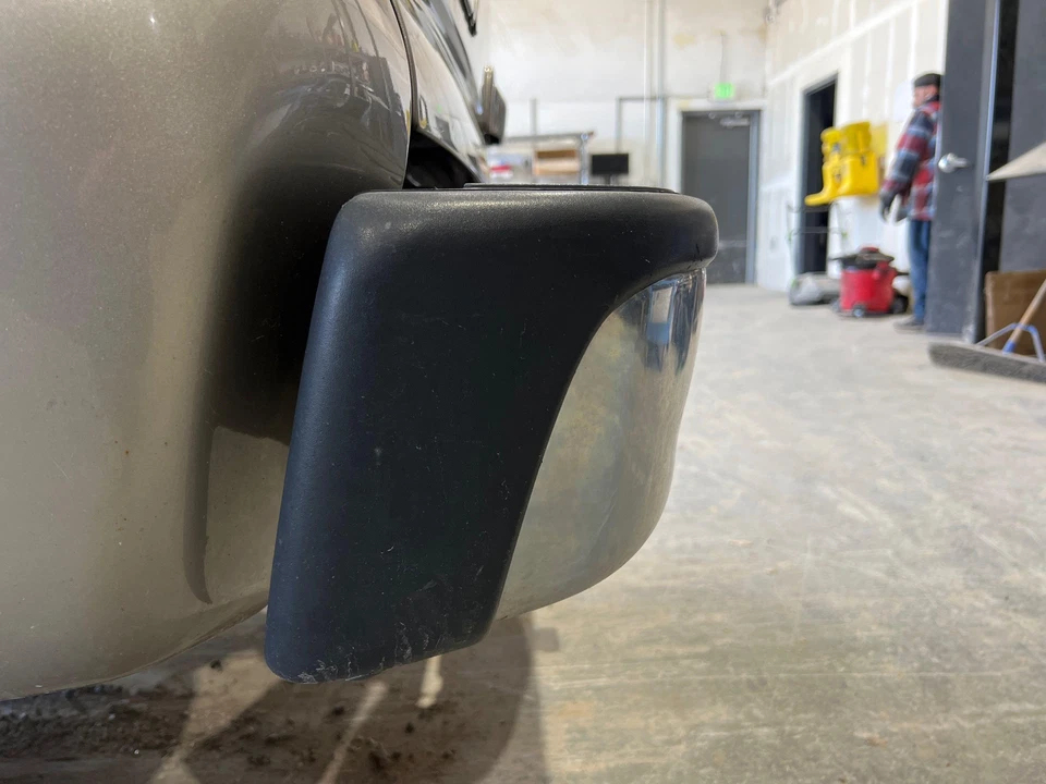 2000 - 2006 GMC Yukon Chrome Rear Step Bumper Foto 2 de 4