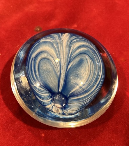 Art Glass PAPERWEIGHT BLUE SWIRL BUBBLE Signed. 3.5” - Picture 15 of 15