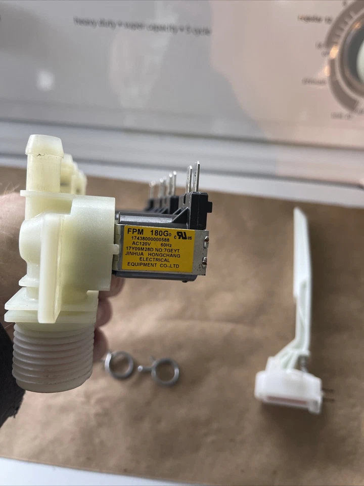 Válvula de entrada de agua para lavadora Frigidaire 5304511334 174380000588 5304536496 Foto 4 de 4