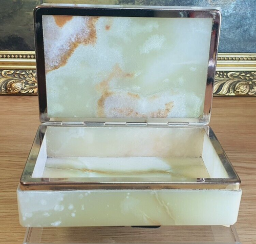 Green Onyx Cigarette Box with Lid Brass Hinges and Edging Vintage - Picture 7 of 19