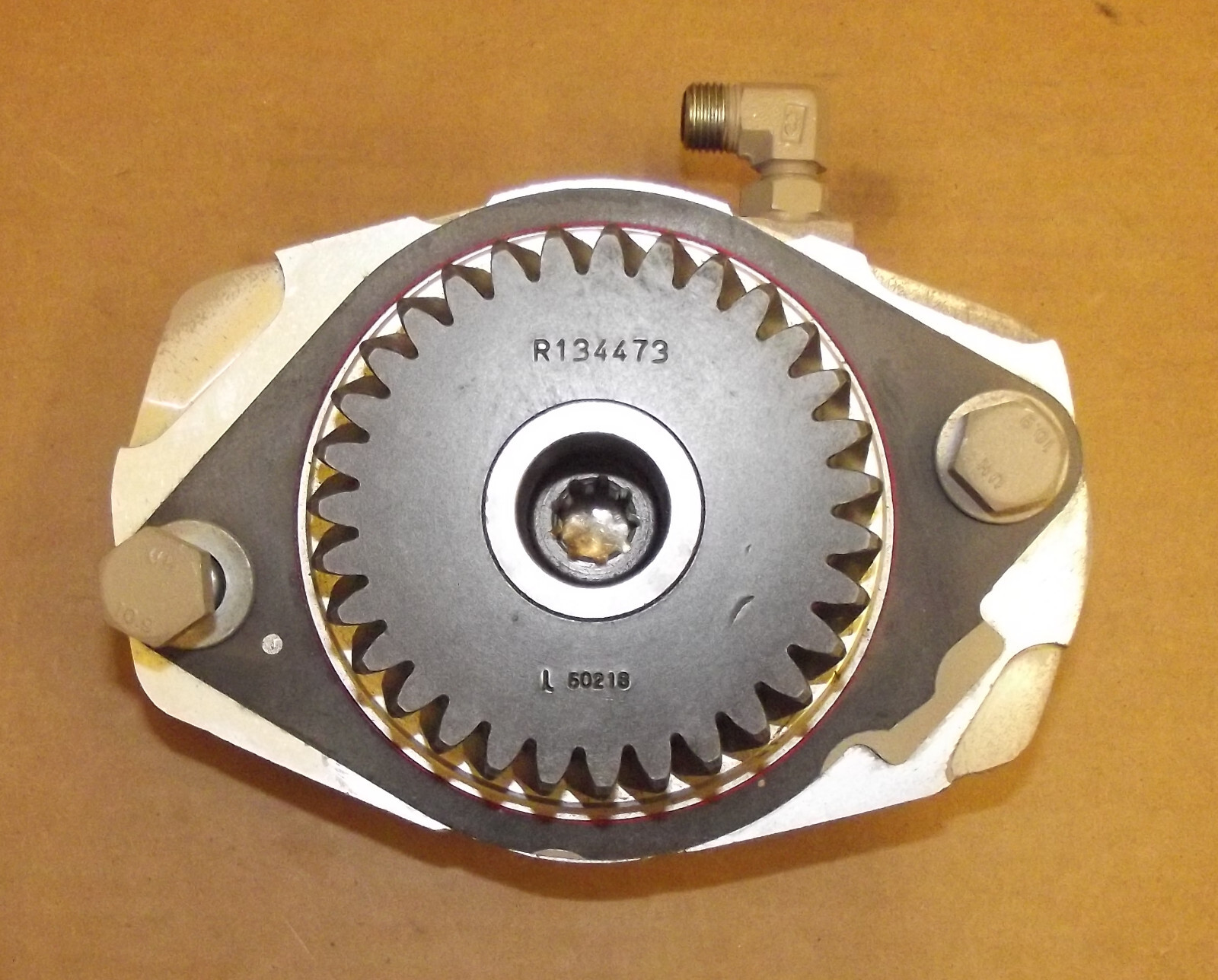 John Deere Auxiliary Drive Re500884 SAE “A” 9-tooth spline adapter 134473 Gear