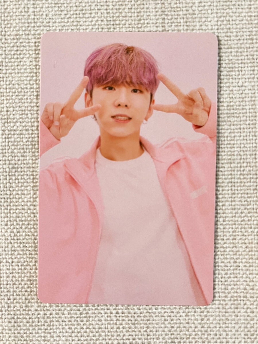 送料込み】TWOTUCKGOM MONSTA X キヒョン タペストリー 消費税