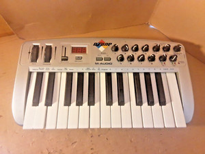 M-AUDIO OZONE MIDI USB Keyboard Controller NO POWER ON TEST